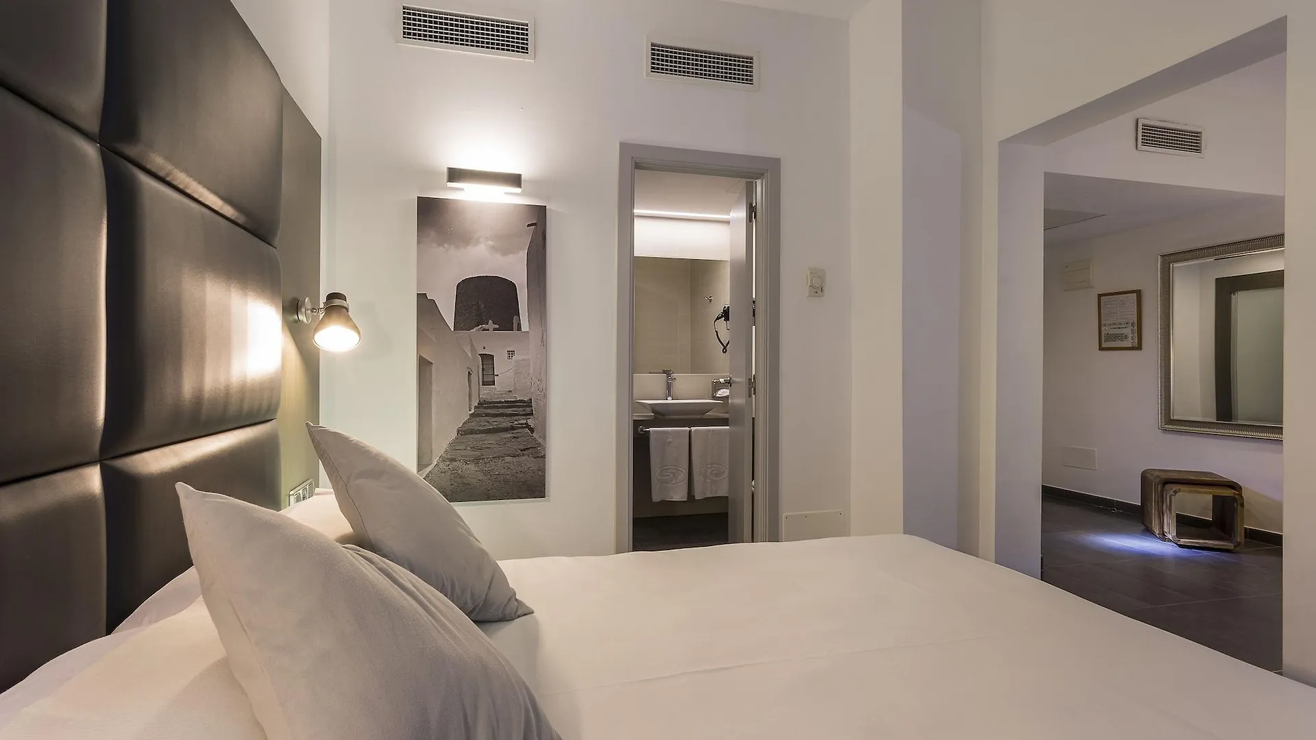 Palladium Hotel Cala Llonga - Adults Only 4*, Cala Llonga (Ibiza)