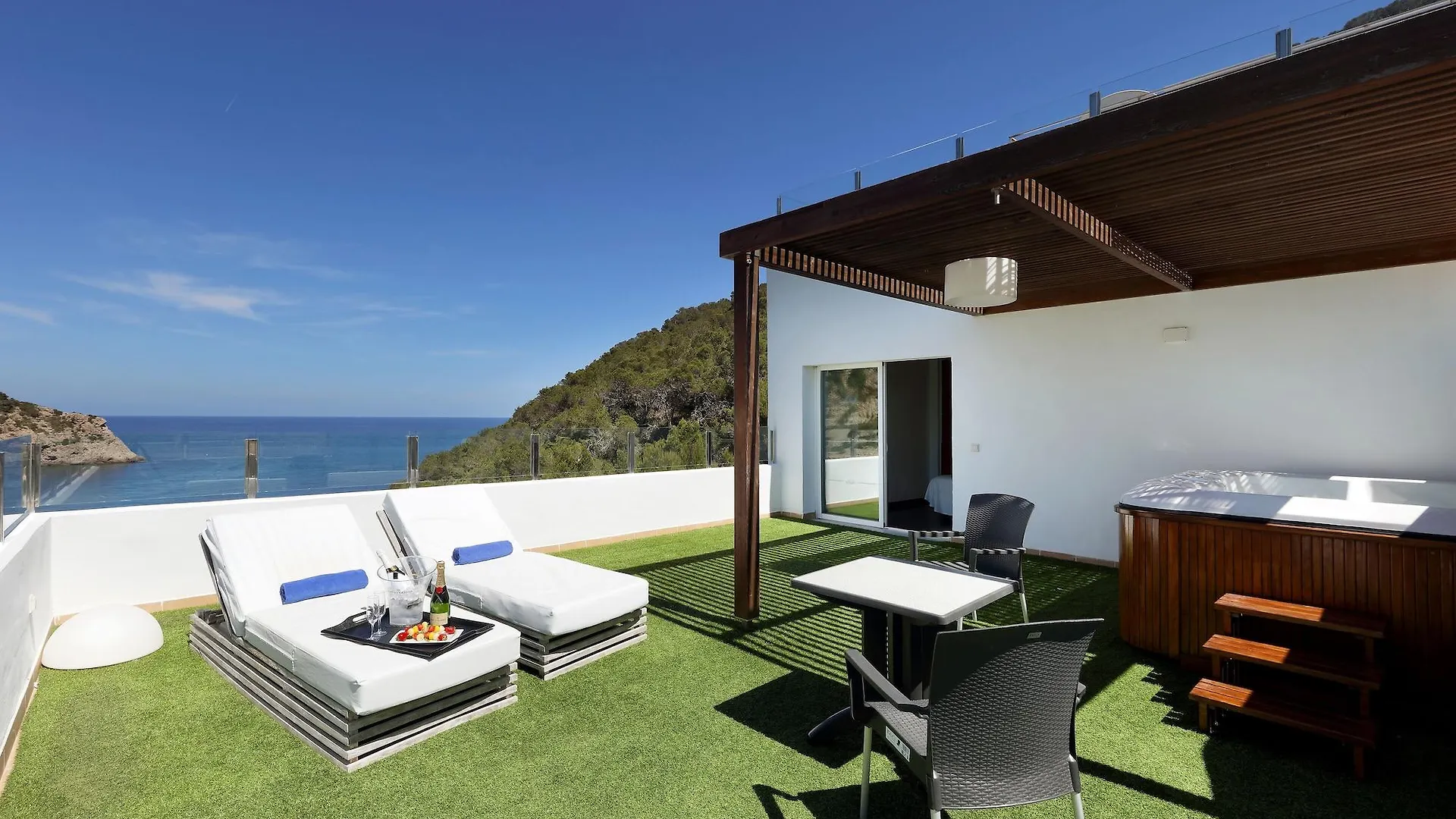 Palladium Hotel Cala Llonga - Adults Only