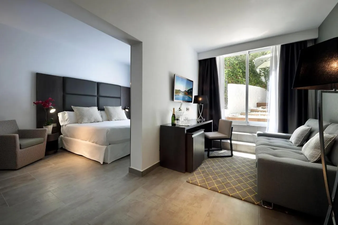 Palladium Hotel Cala Llonga - Adults Only  Cala Llonga (Ibiza)